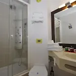 Enzo By Kyriad Direct Hotel Cannes-Écluse