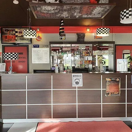 Enzo Cannes-écluse By Kyriad Direct Hotel