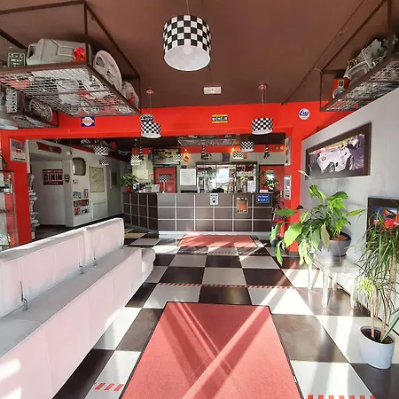 Hotel Enzo By Kyriad Direct 3*