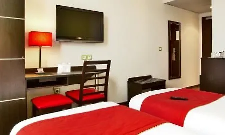 Enzo By Kyriad Direct Hotel 3*