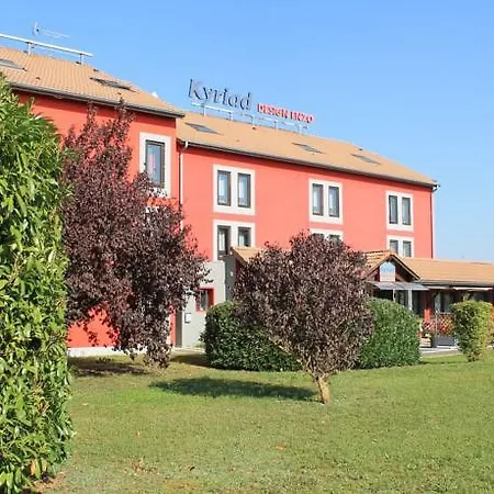 Enzo By Kyriad Direct Hotel 3*