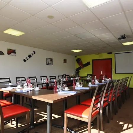 Enzo Cannes-écluse By Kyriad Direct Hotel