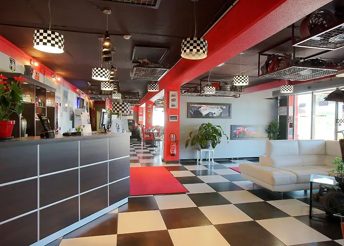 Enzo By Kyriad Direct Hotel 3*