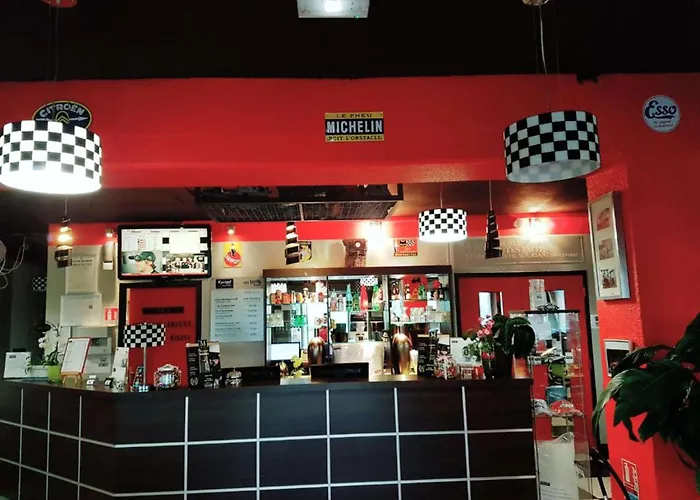 Enzo By Kyriad Direct Hotel Cannes-Écluse