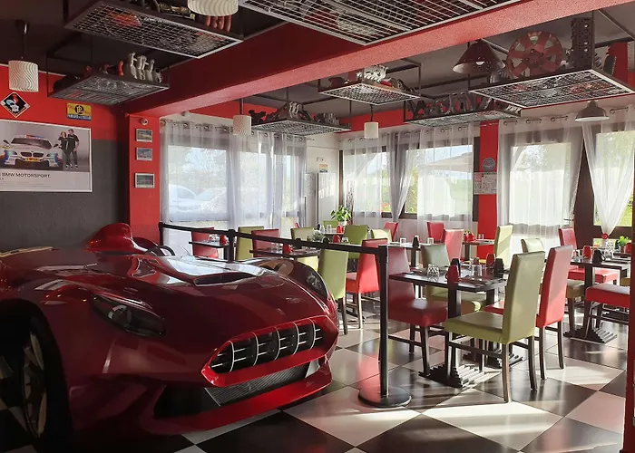 Enzo By Kyriad Direct 3*