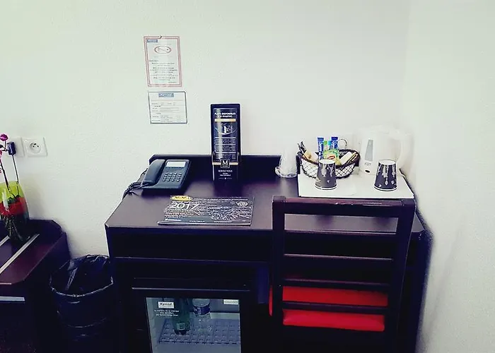 Hotel Enzo By Kyriad Direct Cannes-Écluse