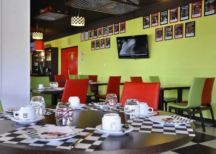 Enzo By Kyriad Direct 3* Cannes-Écluse