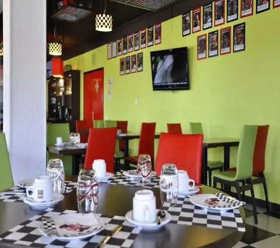 Enzo By Kyriad Direct 3* Cannes-Écluse