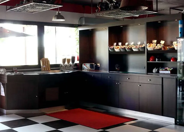 Hotel Enzo By Kyriad Direct